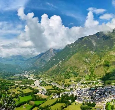 Bpirineos-maupas شقة بيناسكي